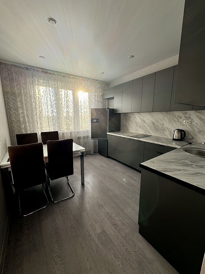 1-комнатная квартира в аренду, ул. Забалуева, 84 — 26 000 ₽/мес