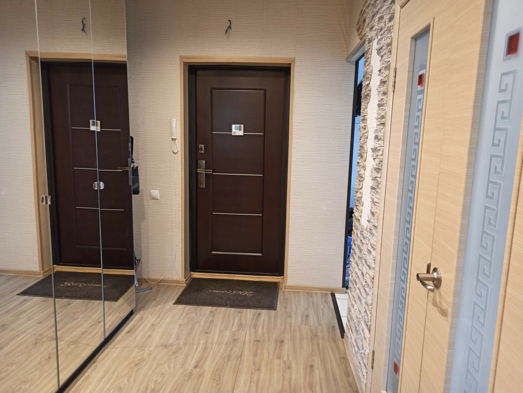 2-комнатная квартира в аренду, Бердск, Красная Сибирь ул. 112 — 18 500 ₽/мес
